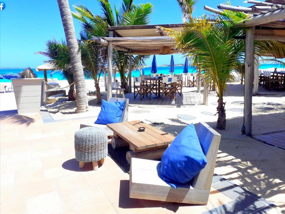 Appartamento Front Line Unit 520 Ft2 - 48 M2, On Second Floor, Stunning Ocean View Cul de Sac Esterno foto