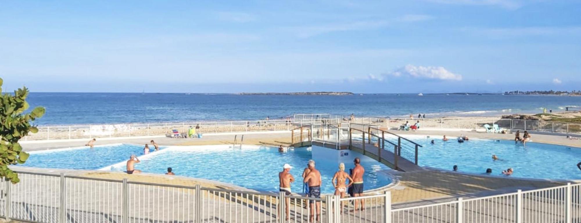 Appartamento Front Line Unit 520 Ft2 - 48 M2, On Second Floor, Stunning Ocean View Cul de Sac Esterno foto